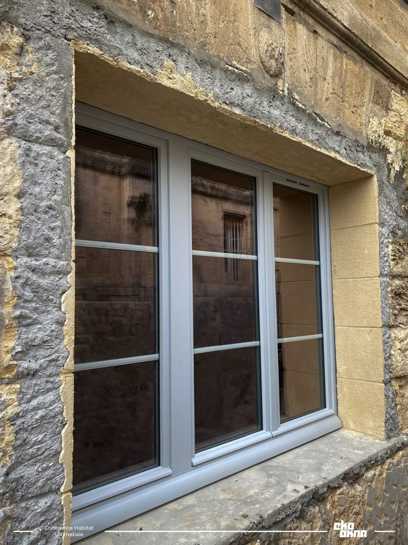 Holzfenster im Natursteinhaus