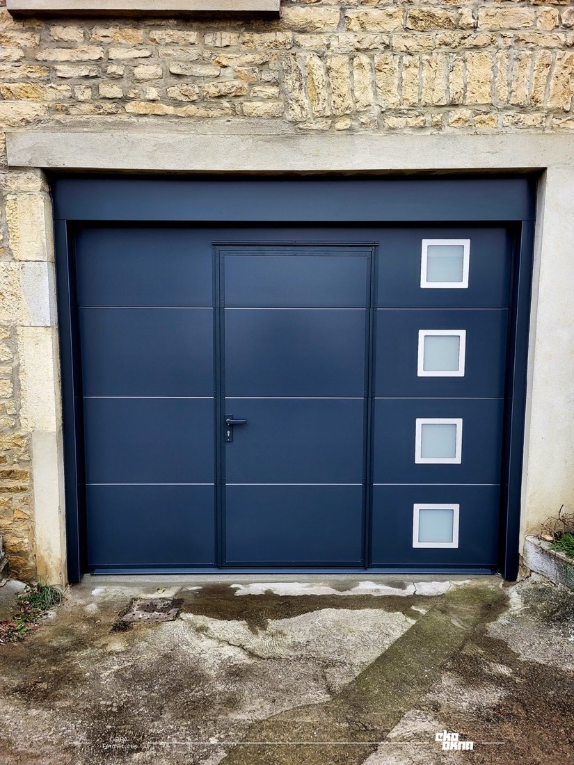 INFINITI X · FSL, RAL 7016, Verglasung INOX