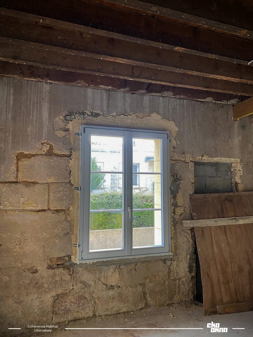 Holzfenster im Bestand, vor der Fertigstellung
